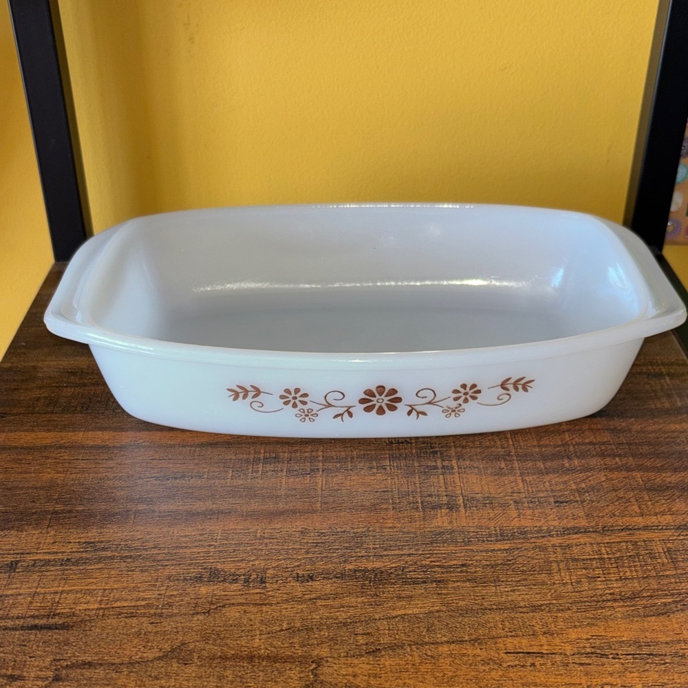Vintage Dynaware White Floral Baking Dish